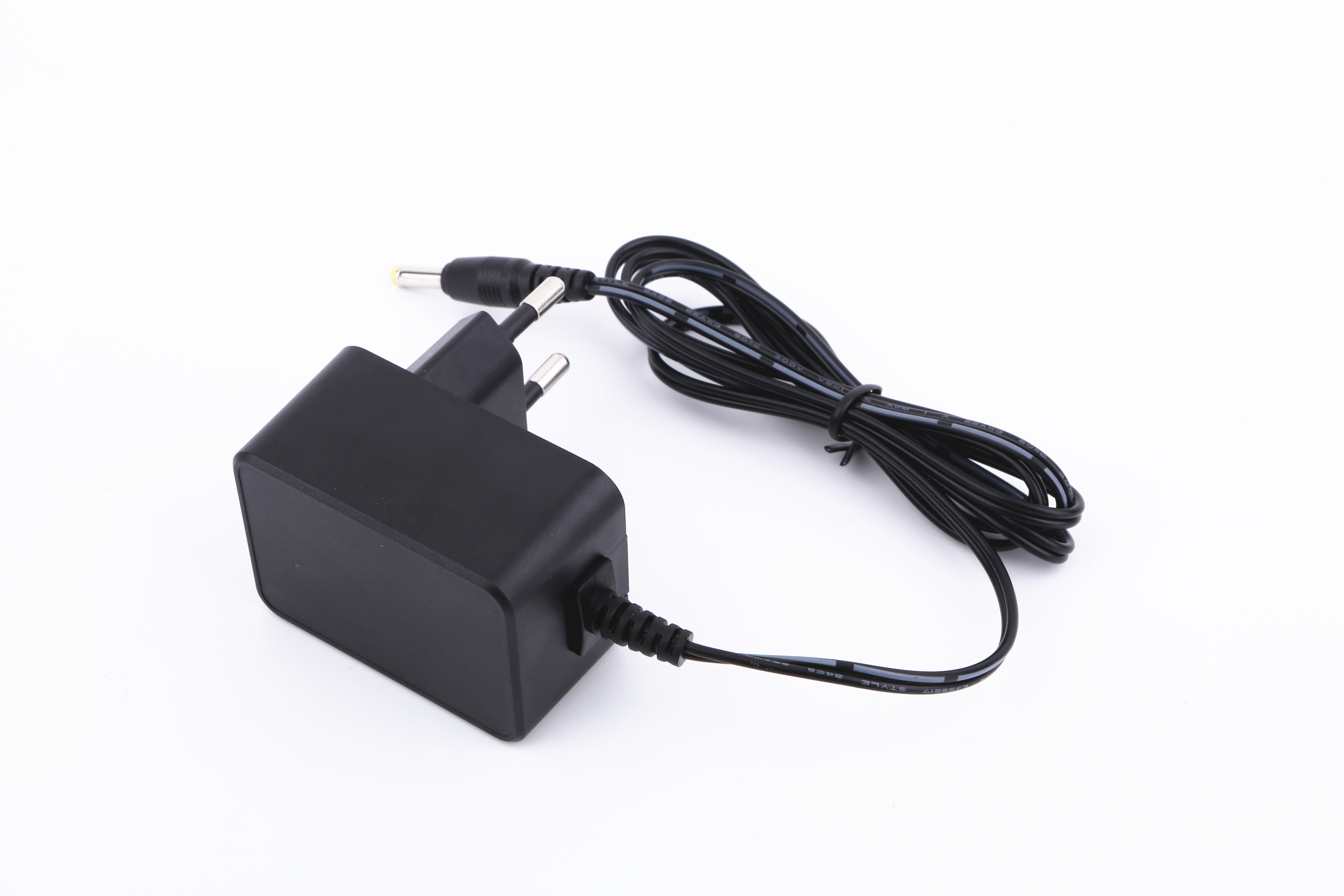 MKD 18W系列 插墙式 黑色 卧式外壳 带线 欧规