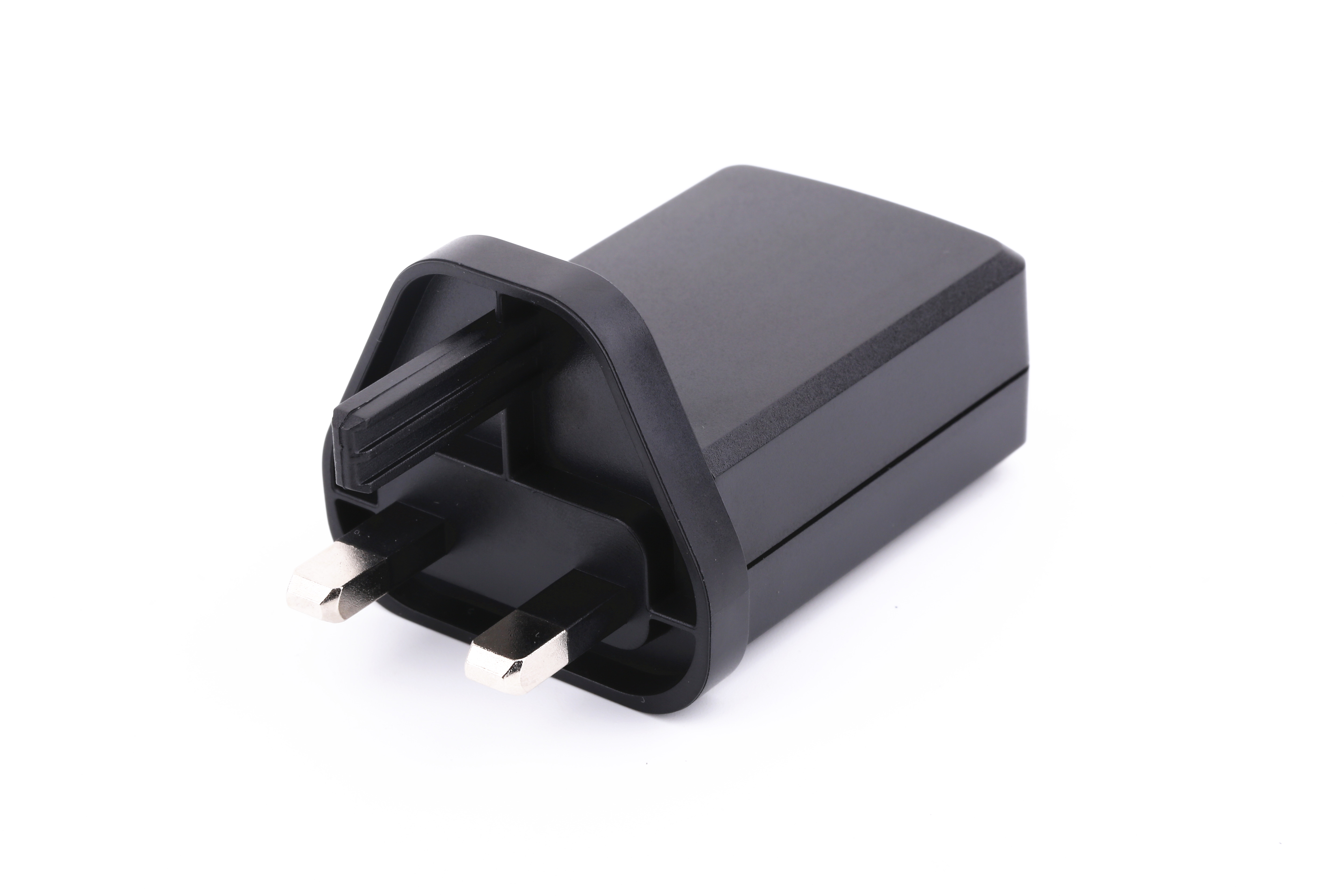 MKD 18W系列 插墙式 黑色 立式外壳 USB 英规