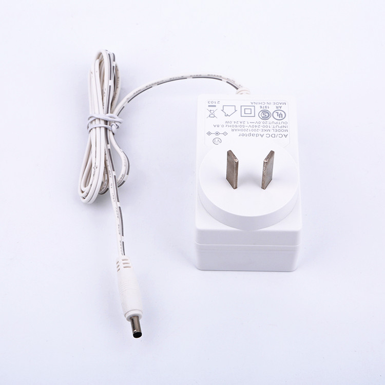 MKE 36W系列 插墙式 白色 阿根廷规